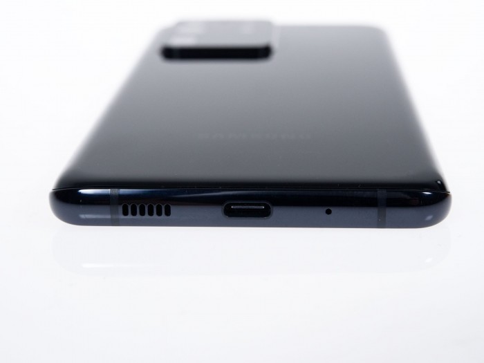 Im Inneren des Galaxy S20 Ultra stecken ein 108-Megapixel-Sensor sowie das Exynos-990-SoC. (Bild: Daniel Pook/Golem.de)