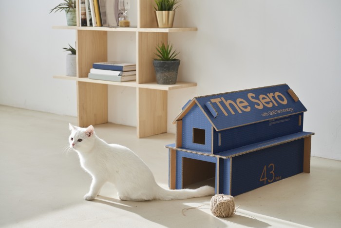 Aus den Kartons lässt sich beispielsweise ein Haus für Katzen bauen. (Bild: Samsung)