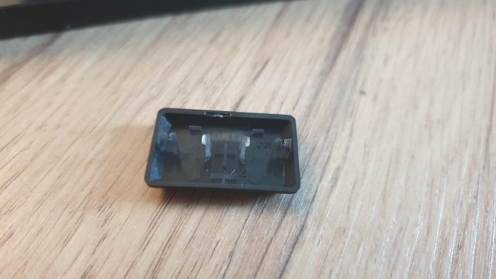 Die kleinen Nasen der Schalter könnten wieder sehr fragil sein. (Bild: Oliver Nickel/Golem.de)