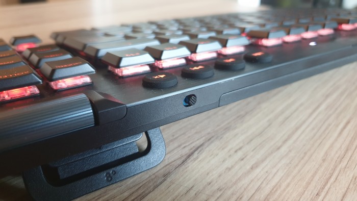 Power-Schalter an der Rückseite (Bild: Oliver Nickel/Golem.de)