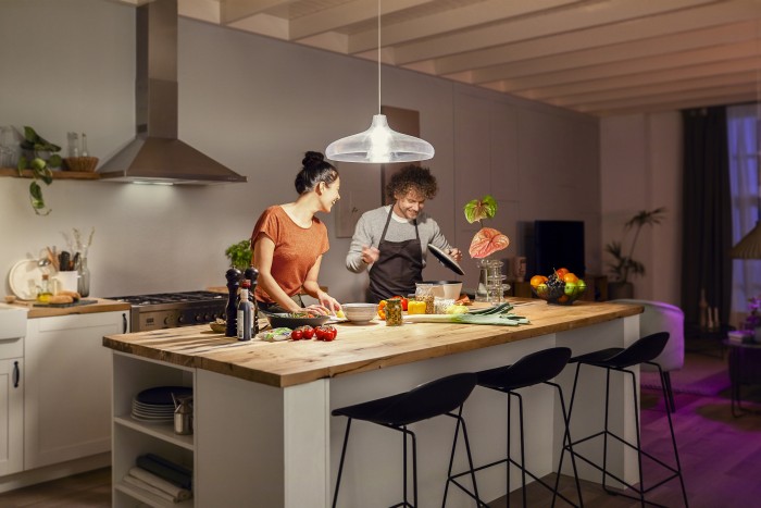 Philips Hue White E27 1600 lm (Bild: Signify)