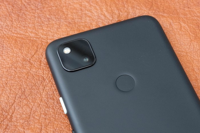 Bei der Kamera handelt es sich um das gleiche Modell, das beim Pixel 4 als Hauptkamera verwendet wird. (Bild: Tobias Költzsch/Golem.de)