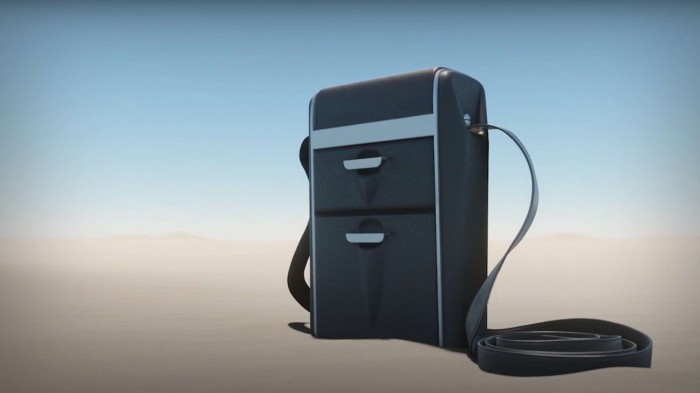 Die Tricorder-Replik wird mit Hilfe von 3D-Scans einer Originalrequisite angefertigt. (Bild: The Wand Company/Screenshot: Golem.de)