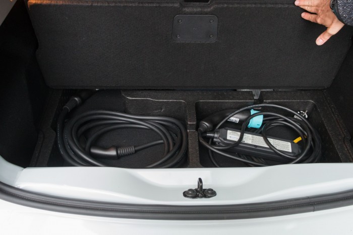 Die Kabel liegen darunter, ... (Bild: Werner Pluta/Golem.de)