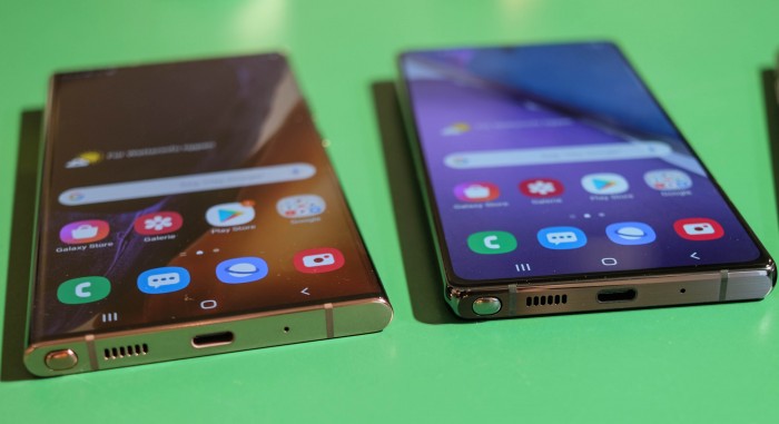 Dadurch unterscheidet sich das grundlegende Gehäuse-Design zum Galaxy Note 20 Ultra mit Edge Display. (Bild: Tobias Költzsch/Golem.de)