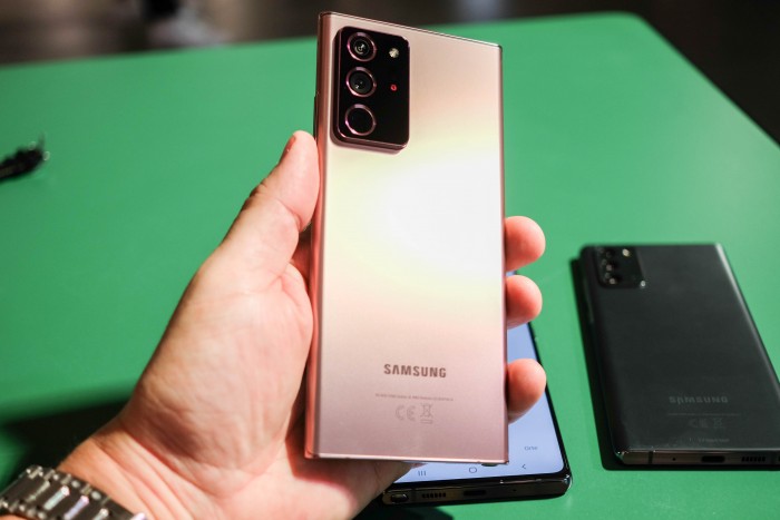 Neu ist die Farbe Mystic Bronze. (Bild: Tobias Költzsch/Golem.de)