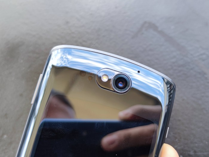 Die Hauptkamera des Razr 5G (Bild: Tobias Költzsch/Golem.de)