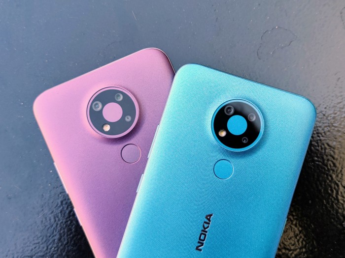 Auch beim Nokia 3.4 ist das Geh&auml;use aus Kunststoff. (Bild: Tobias K&ouml;ltzsch/Golem.de)