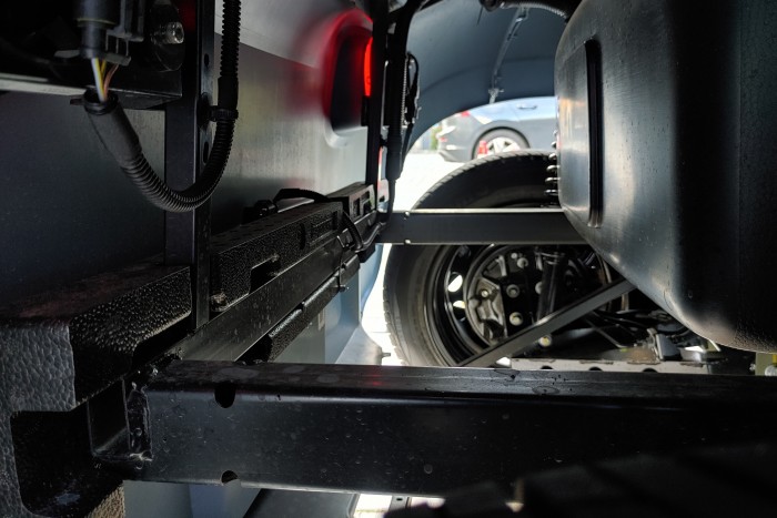 Ein Blick auf die Hinterachse (Foto: Friedhelm Greis/Golem.de)