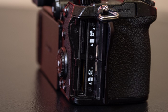 Die beiden Kartenslots haben unterschiedliche Geschwindigkeiten. (Bild: Martin Wolf / Golem.de)