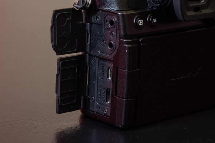 Alle Anschlüsse sind spritzwassergeschützt. (Bild: Martin Wolf / Golem.de)