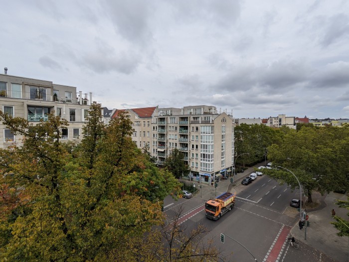 Das neue Superweitwinkelobjektiv erweitert das Gestaltungsspektrum ungemein. (Bild: Tobias K&ouml;ltzsch/Golem.de)
