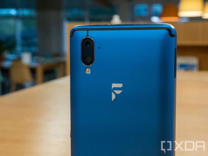 Auf der R&uuml;ckseite ist eine Kamera mit Tiefensensor eingebaut. (Bild: XDA Developers)