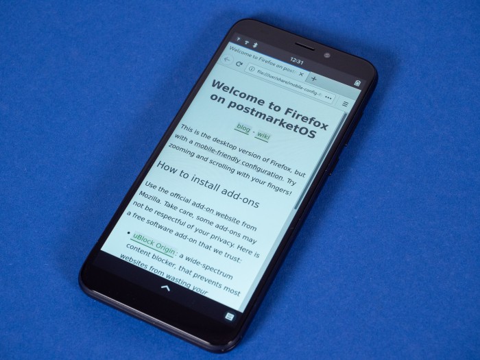 Der Firefox-Browser ist bietet nicht die bekannte Mobile-Ansicht ... (Bild: Martin Wolf, Golem.de)