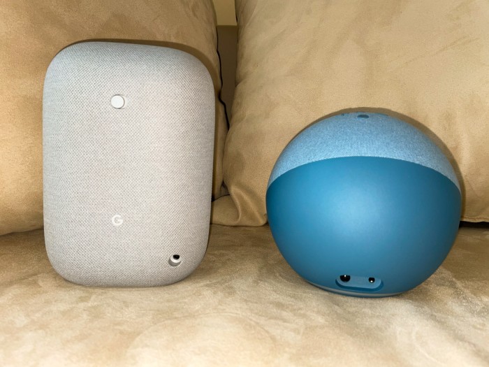 Nest Audio hat keine Klinkenbuchse, der Echo 4 hat eine 3,5-mm-Klinkenbuchse, die als Ein- und Ausgang nutzbar ist. (Bild: Ingo Pakalski/Golem.de)