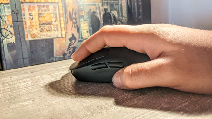 Sie ist im Palm Grip aber etwas zu klein. (Bild: Oliver Nickel/Golem.de)