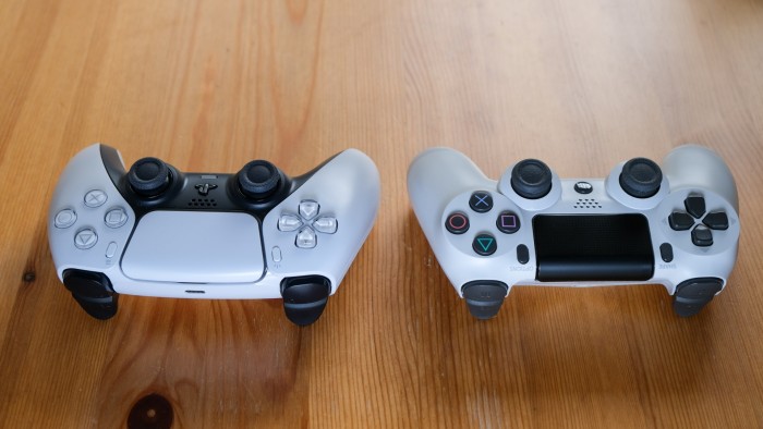 Das Hightech-Innenleben der Dualsense-Trigger ist von außen nicht zu sehen. (Bild: Foto: Golem.de/Peter Steinlechner)