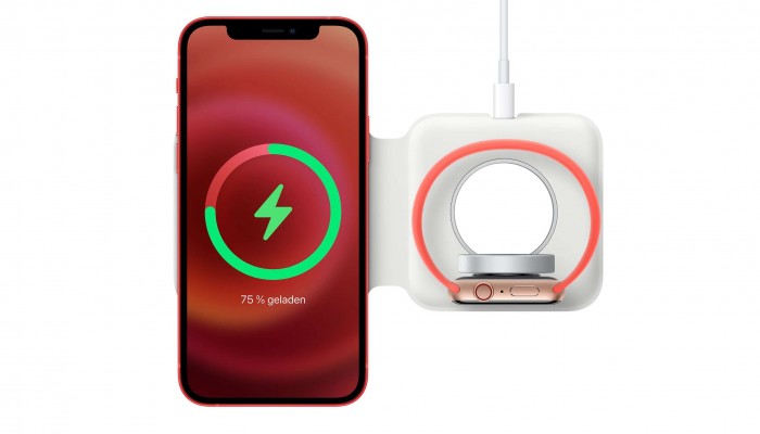 Die Apple Watch kann im Magsafe Duo auch auf der Seite liegend gelagert werden. (Bild: Apple/Screenshot: Golem.de)