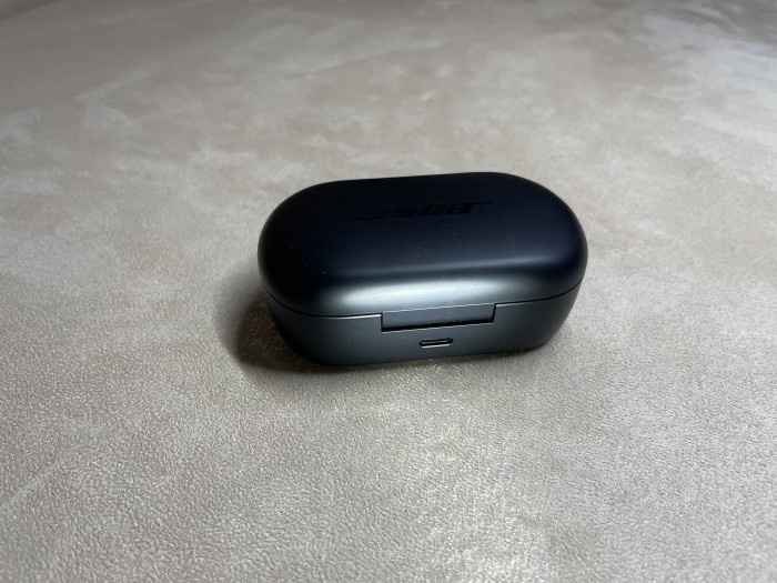 Boses Ladeetui für Quiet Comfort Earbuds (Bild: Ingo Pakalski/Golem.de)