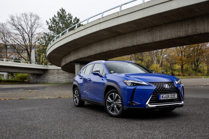 Lexus UX 300e (Bild: Toyota)