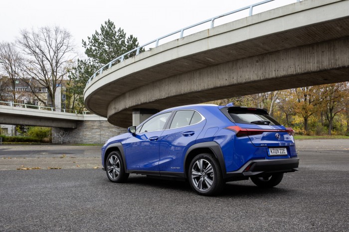 Lexus UX 300e (Bild: Toyota)