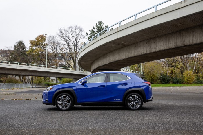 Lexus UX 300e (Bild: Toyota)