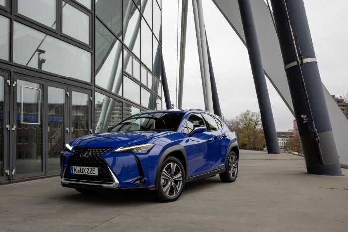 Lexus UX 300e (Bild: Toyota)