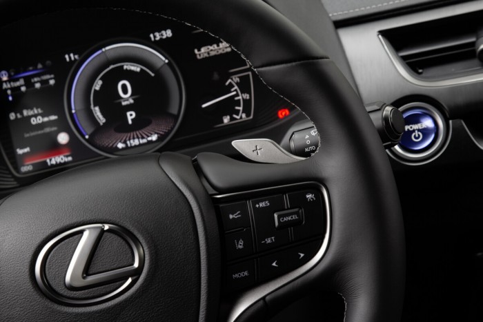 Lexus UX 300e (Bild: Toyota)