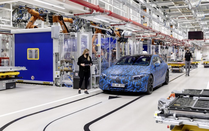 Im Werksteil Untertürkheim/Hedelfingen produziert Mercedes die Batterien für den EQS. (Foto: Mercedes-Benz) 