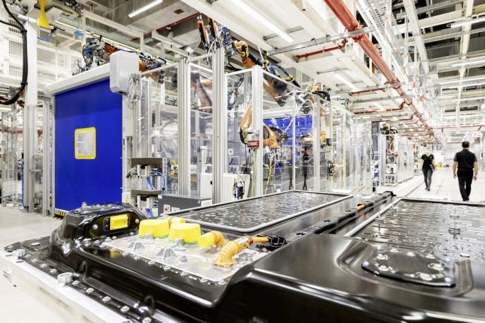 Die Batterien für den EQS sollen über eine Kapazität von mehr als 100 Kilowattstunden verfügen. (Foto: Mercedes-Benz) 