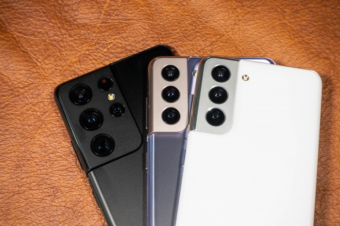 Die Kameramodule gehen fließend in den Rahmen über. (Bild: Tobias Költzsch/Golem.de)