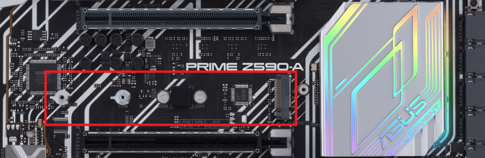 Ein Z590 mit SSD-Arretierung (Bild: Asus)