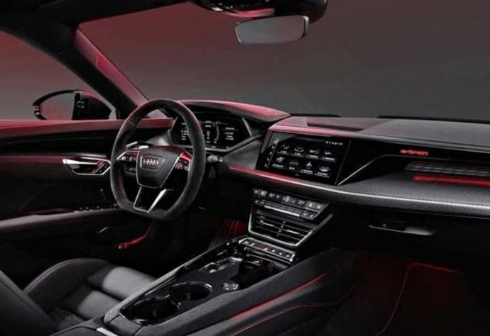 Audi E-Tron GT (Bild: cochespias/Instagram)