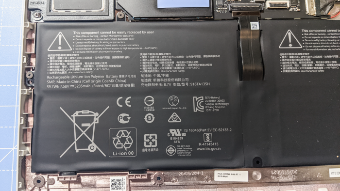 Akku mit knapp 40 Wattstunden. (Bild: Oliver Nickel/Golem.de)