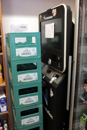 Der Bitcoin-Automat im Kiosk ist defekt und wird nicht mehr ersetzt, da er kaum benutzt wurde. (Bild: J&ouml;rg Thoma)