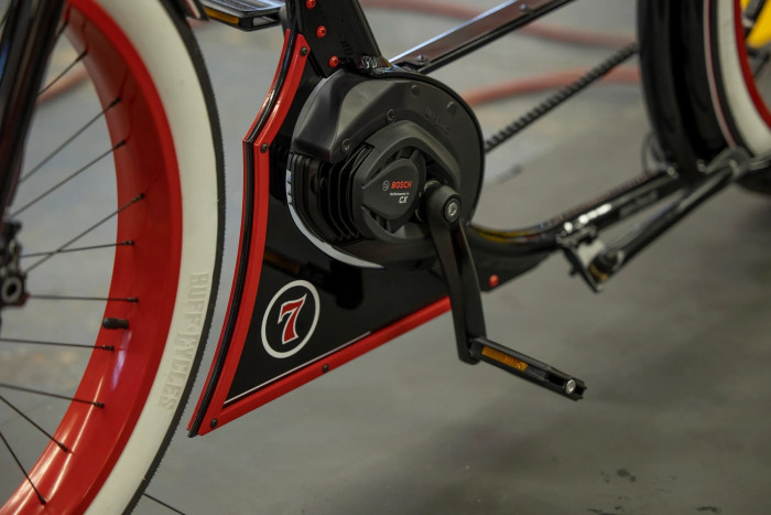 Pedale statt Fußrasten: E-Bike PJD-E Ruffian sieht aus wie US-Oldtimer ...