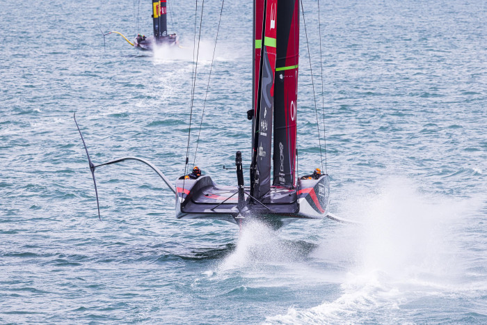 Die foilenden Boote sind bis zu 100 km/h schnell. (Bild: ACE/Studio Borlenghi)