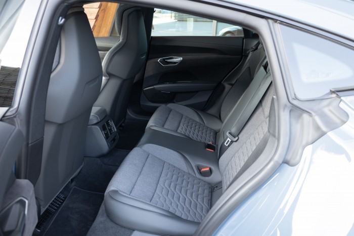 ... ebenso wie hinten. (Bild: Werner Pluta/Golem.de)