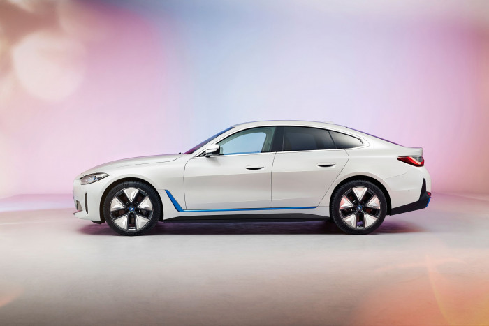 BMW i4 (Bild: BMW)