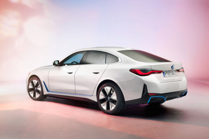 BMW i4 (Bild: BMW)