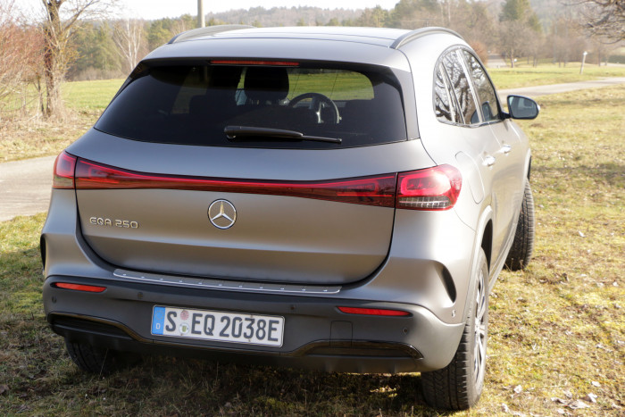 Nach dem EQC, einem SUV, ist der EQA das zweite Modell der vollelektrischen EQ-Serie von Mercedes. (Foto: Friedhelm Greis/Golem.de)