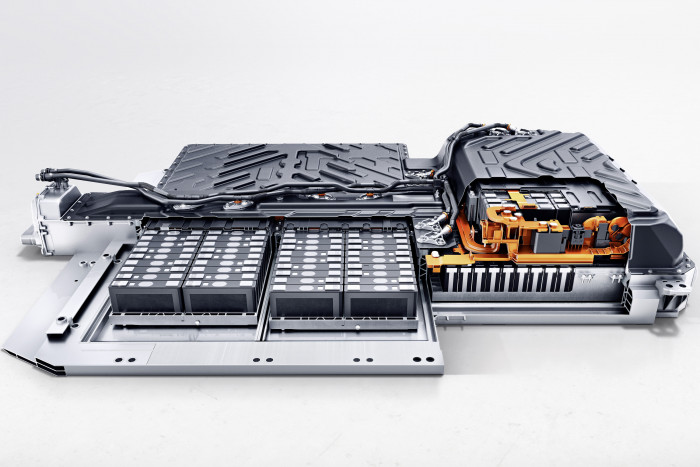 Der Akku verfügt über eine nutzbare Kapazität von 66,5 kWh. (Grafik: Mercedes-Benz)