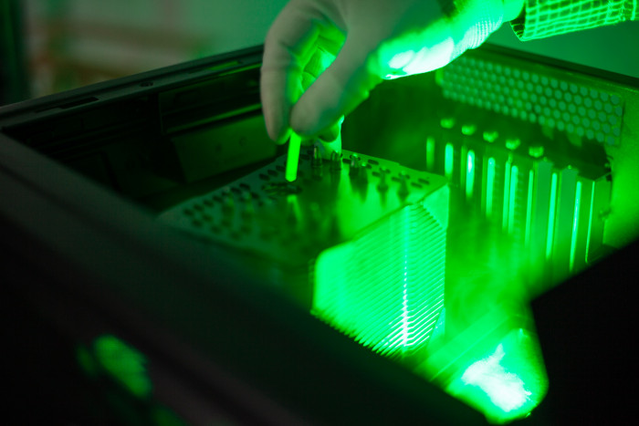 Die Brennstäbe können von Fachleuten ausgetauscht werden. (Bild: Martin Wolf/Golem.de)