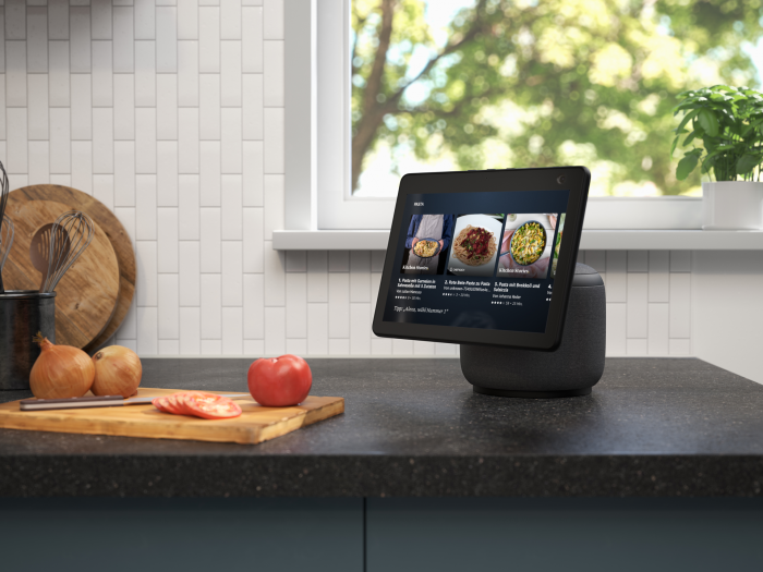 Echo Show 10 (Bild: Amazon)