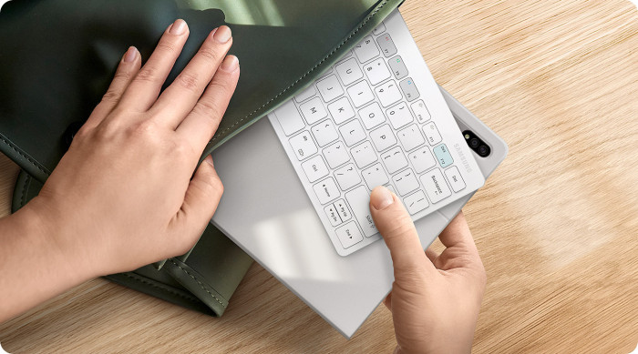 Das Smart Keyboard Trio 500 wird auch in Weiß erhältlich sein. (Bild: Samsung)