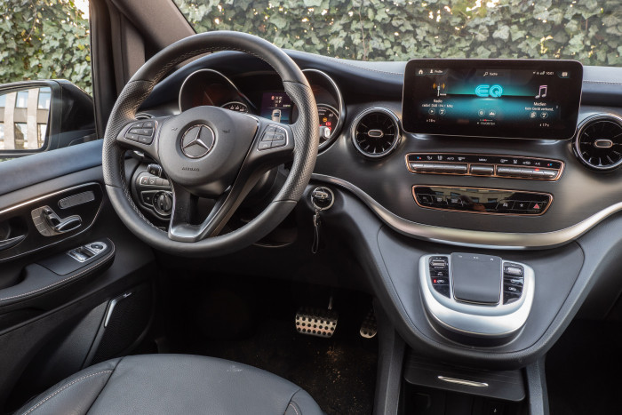 Serienmäßig ist er mit dem Entertainment-System MBUX ausgestattet. (Foto: Martin Wolf/Golem.de)