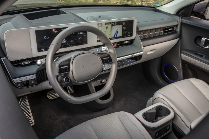 Der Ioniq 5 verfügt über einen variablen Innenraum mit verschiebbarer Mittelkonsole. (Foto: Hyundai)