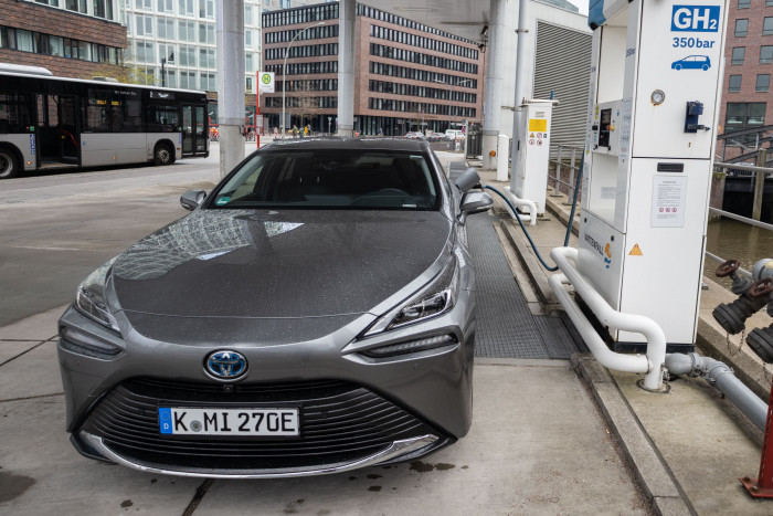 Der Mirai verbrauchte in unserem Test etwa 1 kg Wasserstoff auf 100 km. (Bild: Werner Pluta/Golem.de)