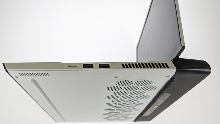 Alienware M15 R4 (Bild: Oliver Nickel/Golem.de)