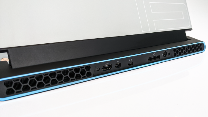 Alienware M15 R4 (Bild: Oliver Nickel/Golem.de)